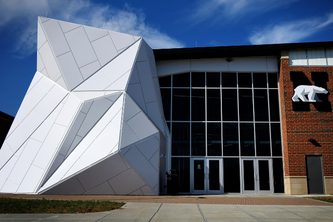 ALPOLIC MCM contributes to the unique design of this Dayton school.